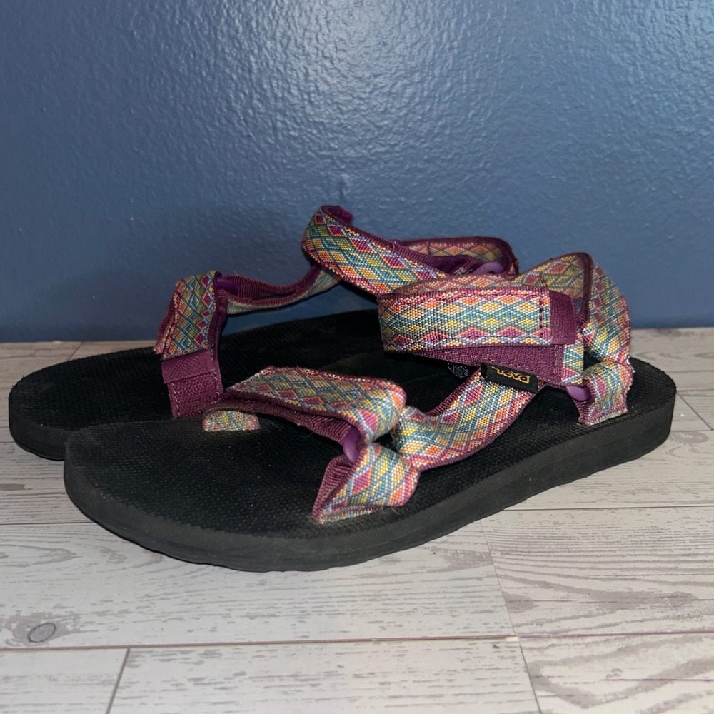 Teva Womens Original Universal Geometric Strappy Sandal 9 Gorpcore Granola Girl